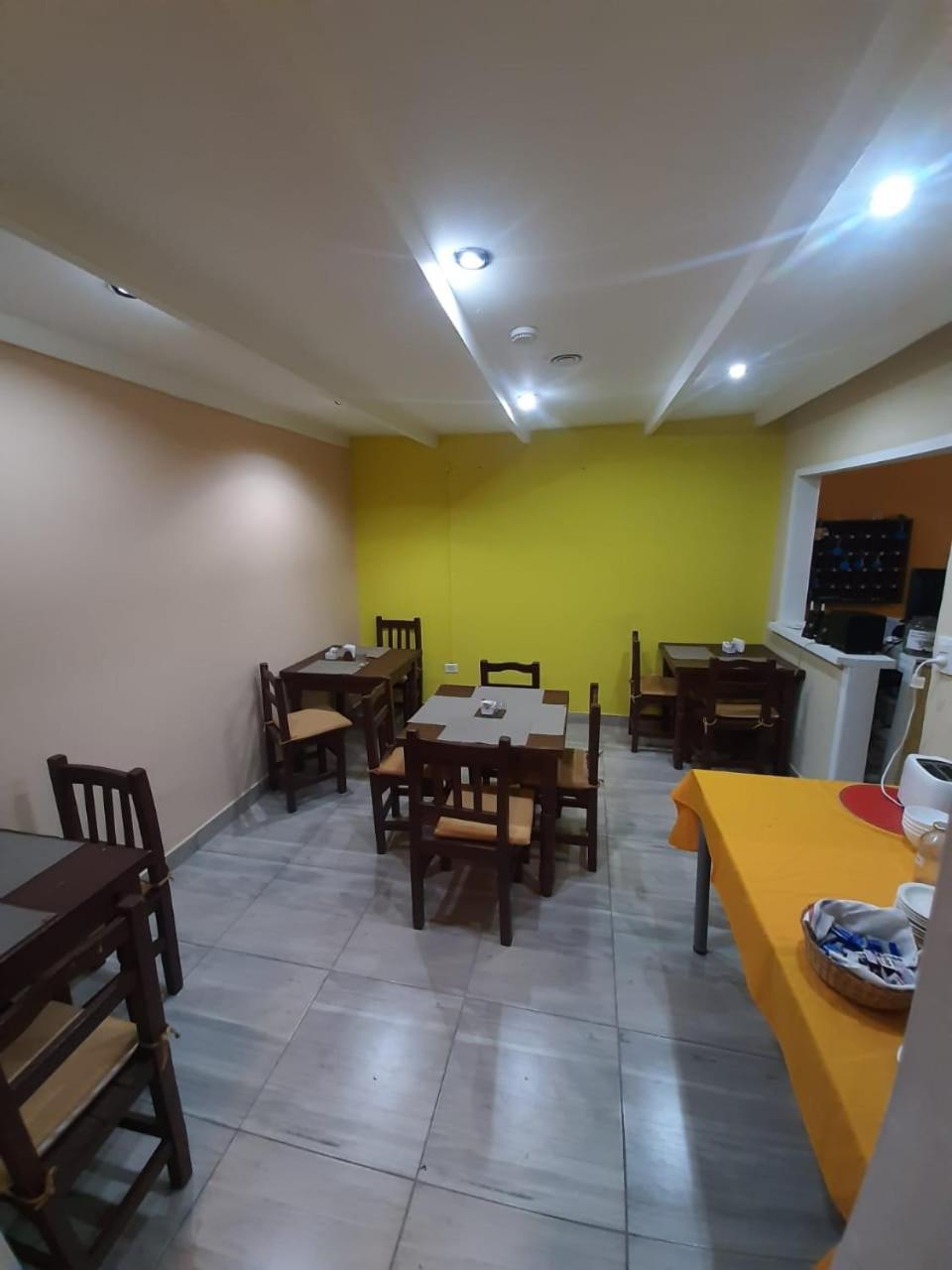 Hostel Danny El Calafate Bagian luar foto