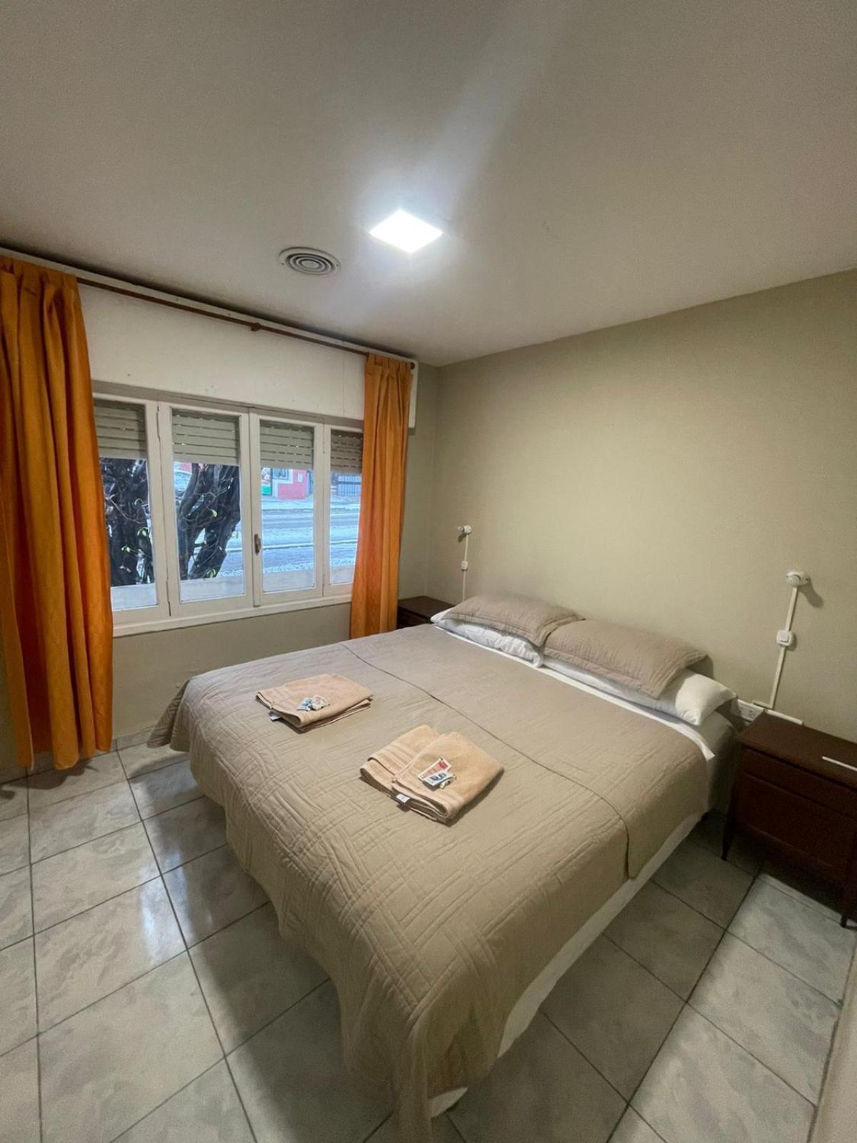 Hostel Danny El Calafate Bagian luar foto
