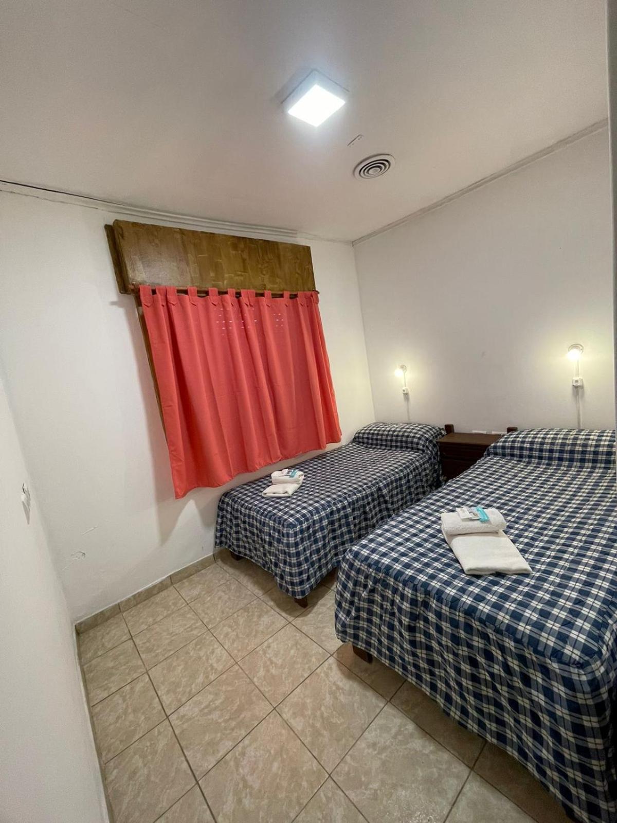 Hostel Danny El Calafate Bagian luar foto