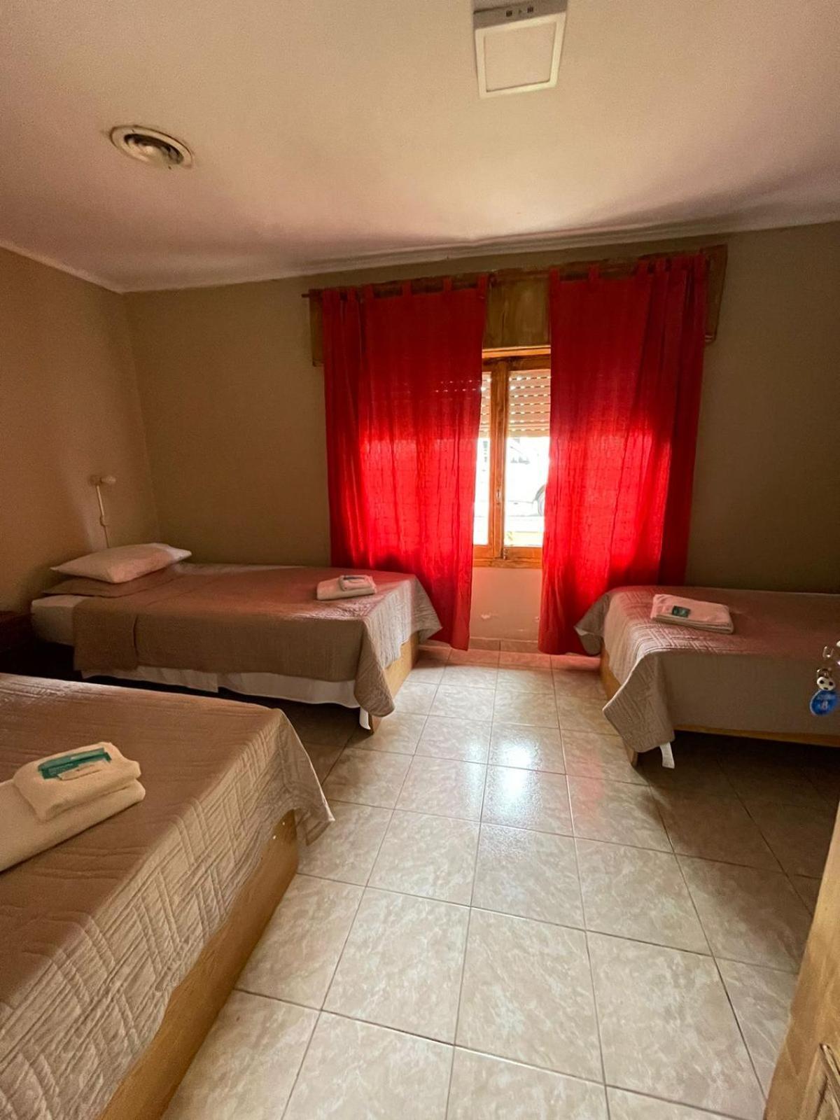 Hostel Danny El Calafate Bagian luar foto