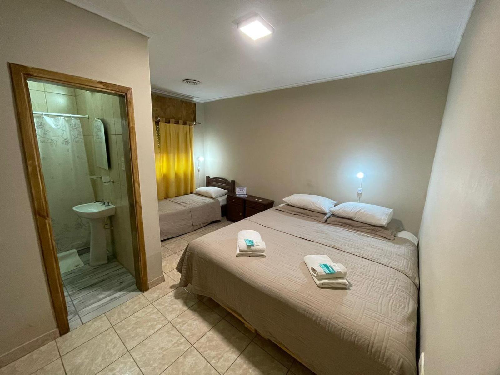 Hostel Danny El Calafate Bagian luar foto